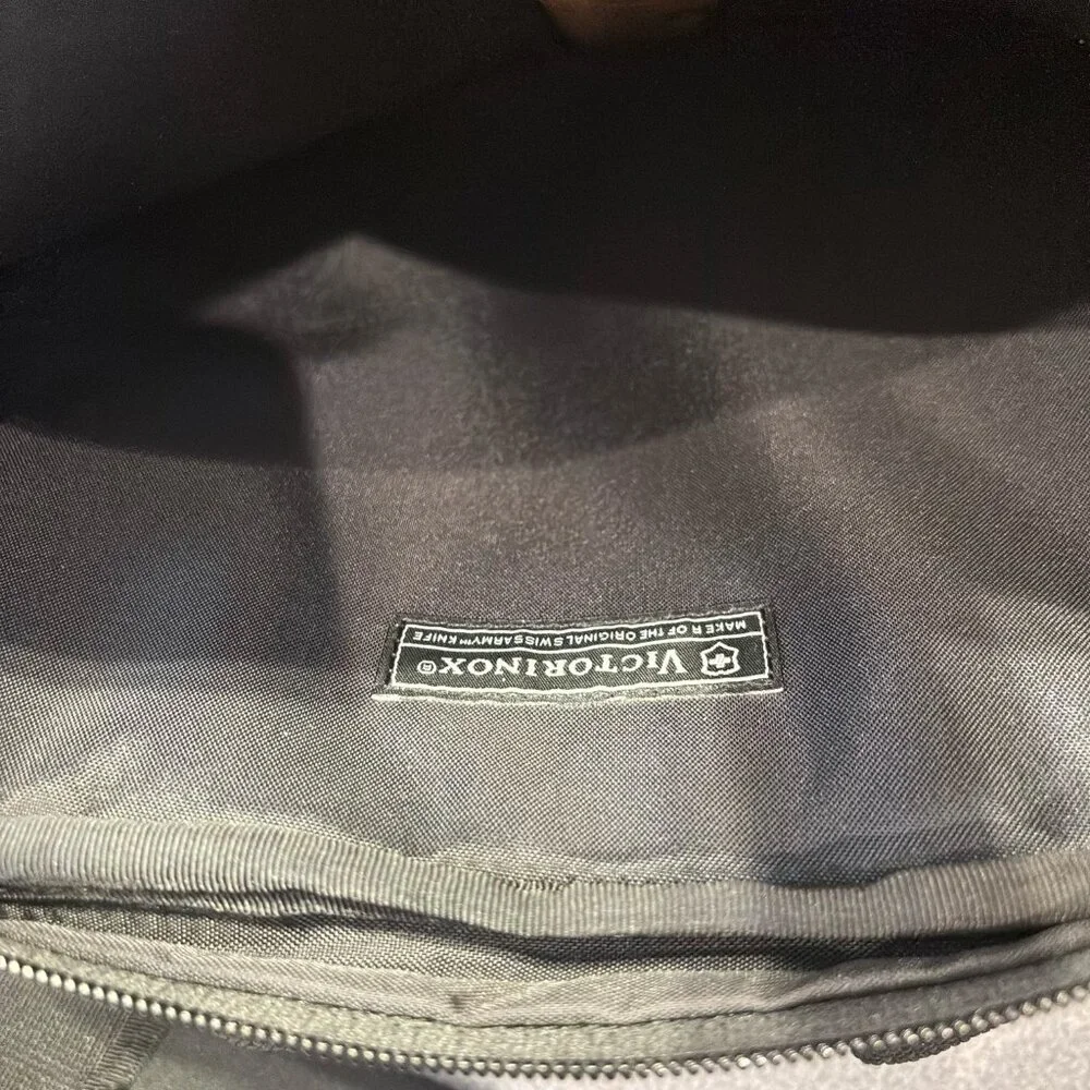 Victorinox Crossbody Shoulder Bag Travel Organizer Swiss Army Gray